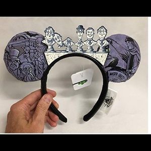 NWT Disney Haunted Mansion Busts 50th Glow Ears ❤️